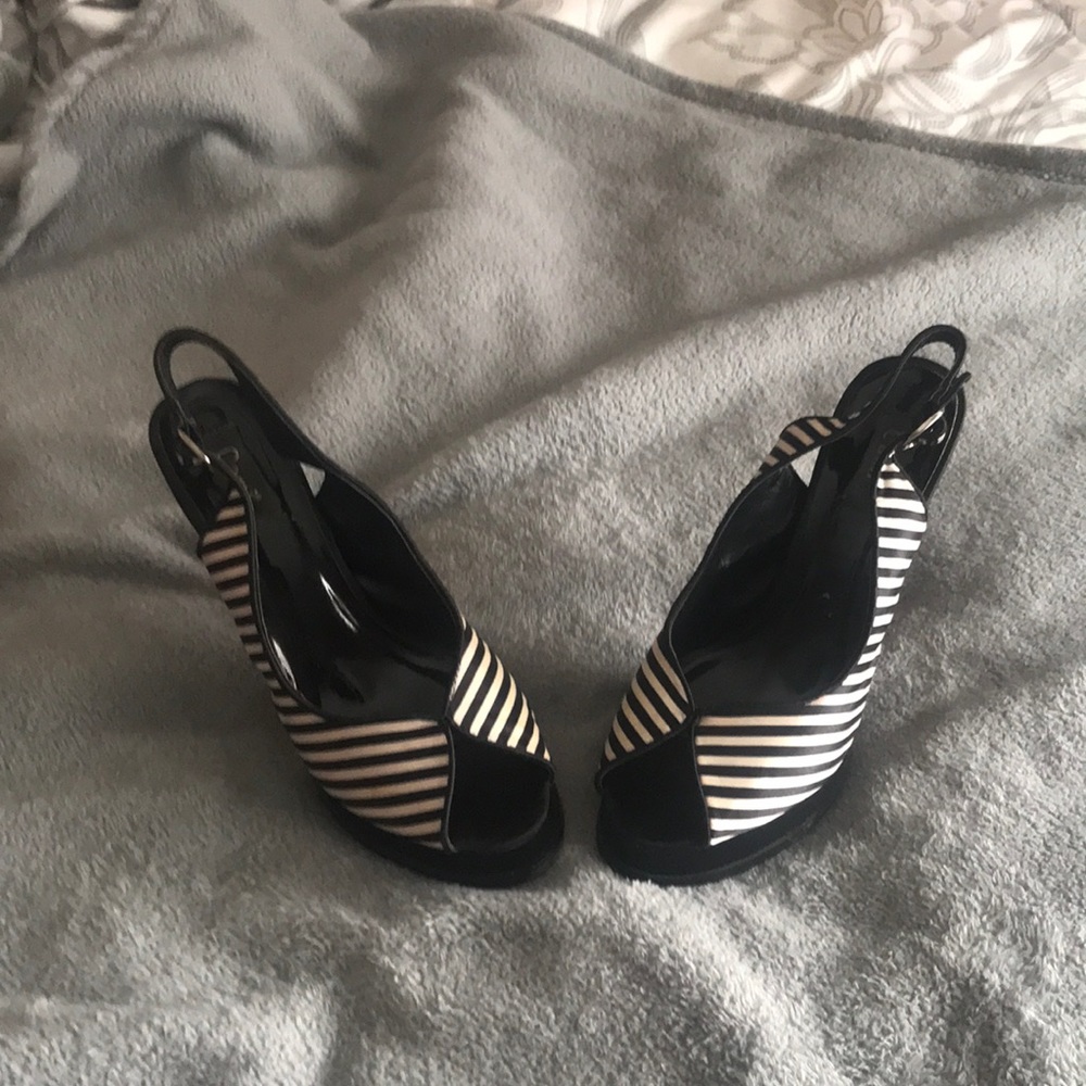 Striped sexy sling back heel!